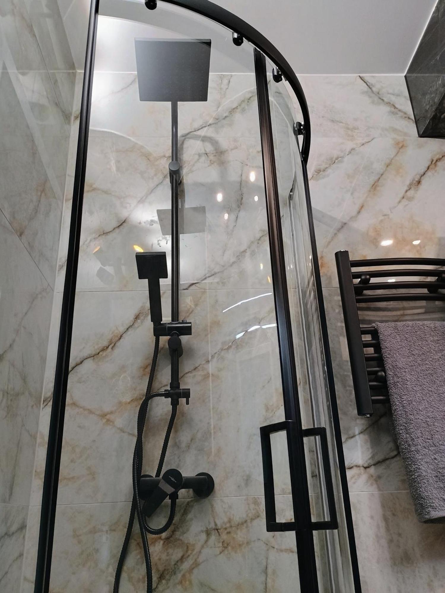 Apartament Em Krosno Bagian luar foto