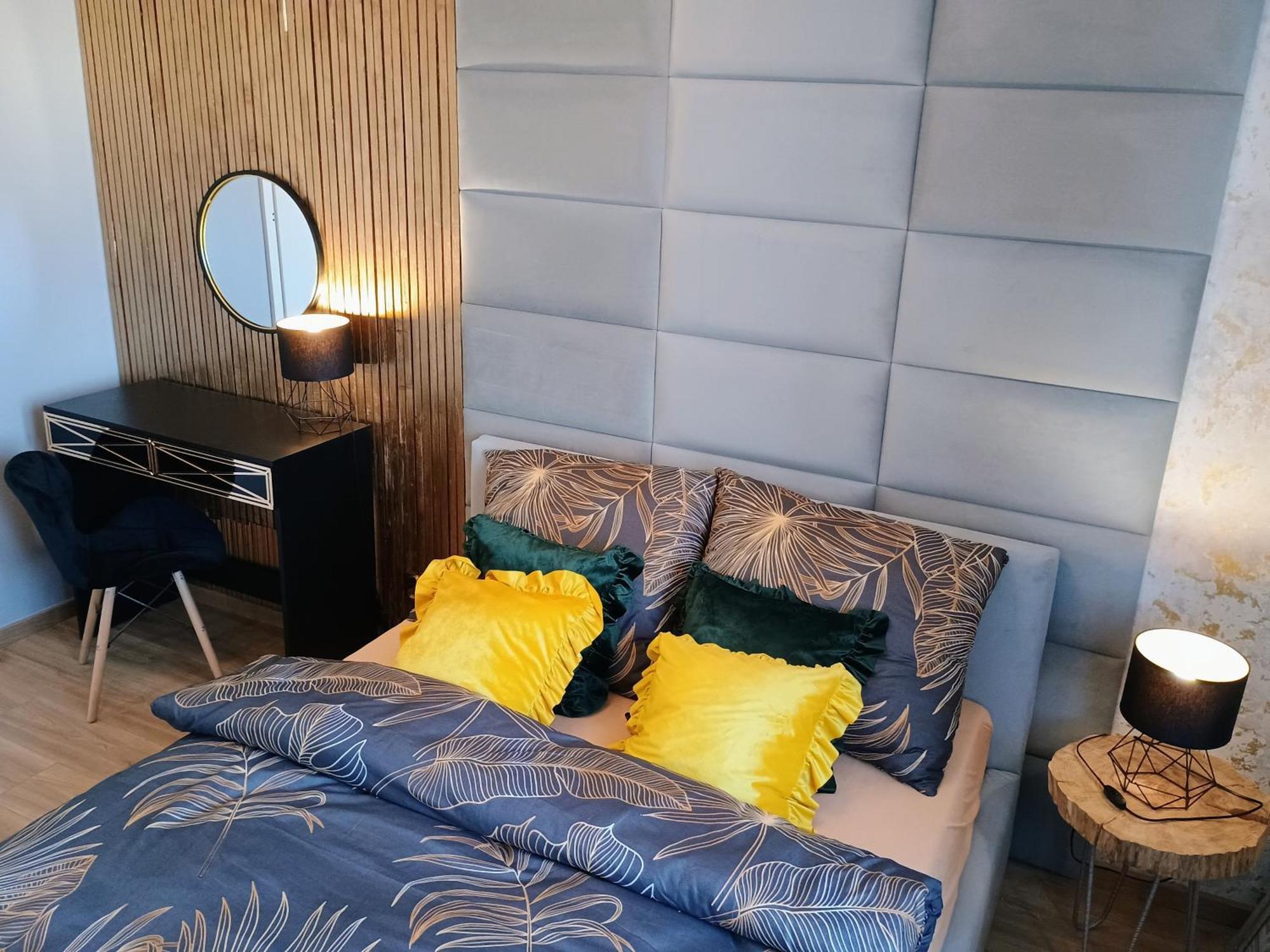 Apartament Em Krosno Bagian luar foto