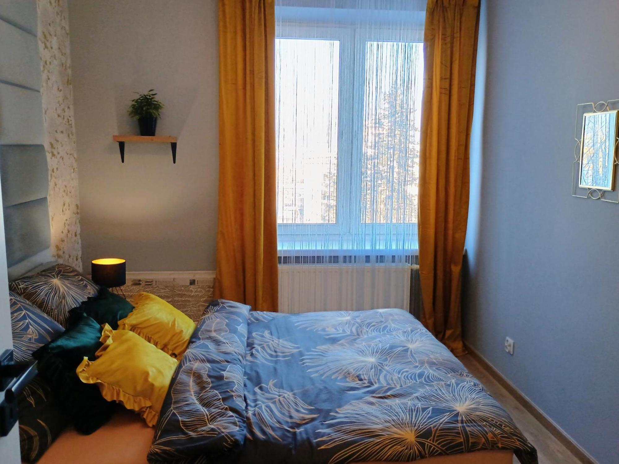 Apartament Em Krosno Bagian luar foto